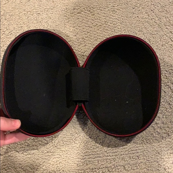 Beats Studio3 CASE - Picture 2 of 2